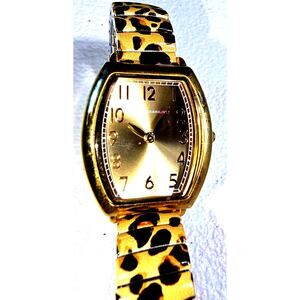 Vintage Isaac Mizrahi Womens wristwatch IMZ702A